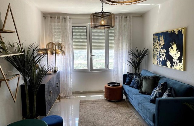 Couples Only, beautiful 1 Bedroom Apartment in Victoria Building
