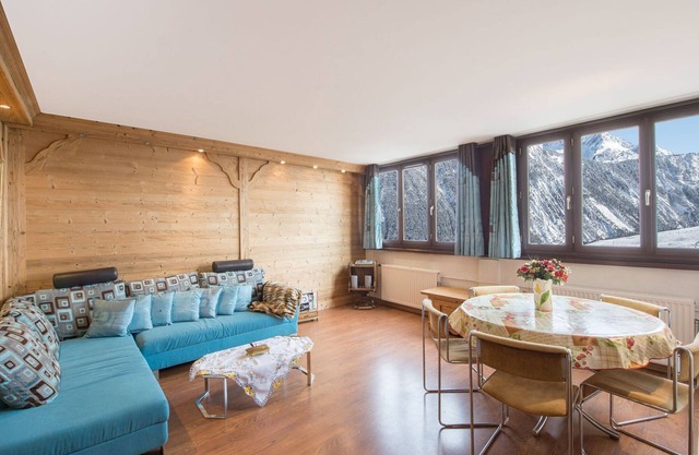 Courchevel 1850 apartment with 2 bedrooms and included services