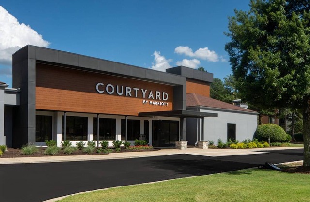 Courtyard by Marriott Memphis East/Park Avenue