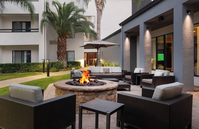 Courtyard by Marriott Fresno