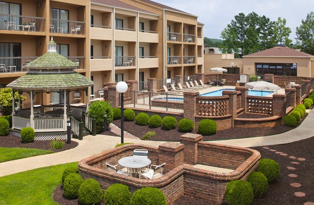 Courtyard by Marriott Huntsville University Drive