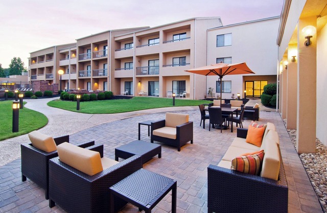 Courtyard by Marriott Huntsville University Drive