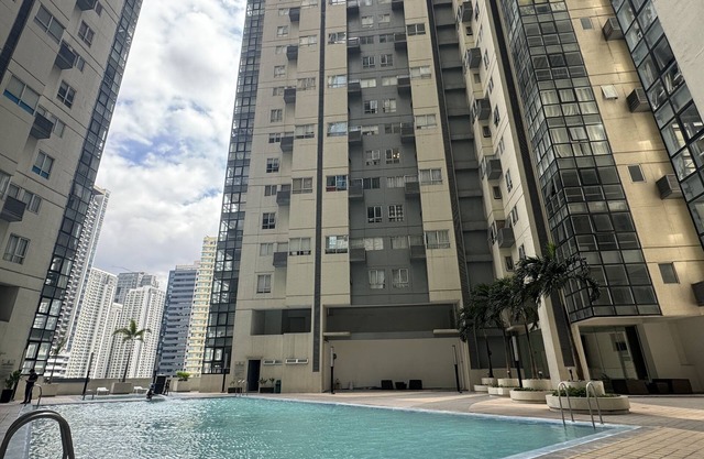 COZI modern loft suite at BGC