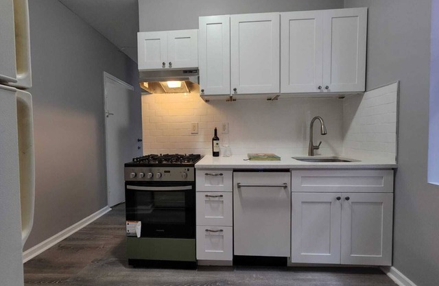 Cozy 1-bedroom apartment in West New York with AC, WiFi
