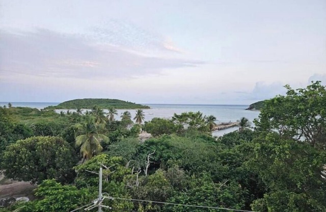 Cozy 2-bedroom RV in peaceful Vieques with WiFi, AC