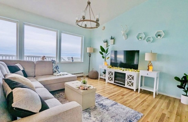 Cozy 6BR Ocean Front Snow Mountain View Villa