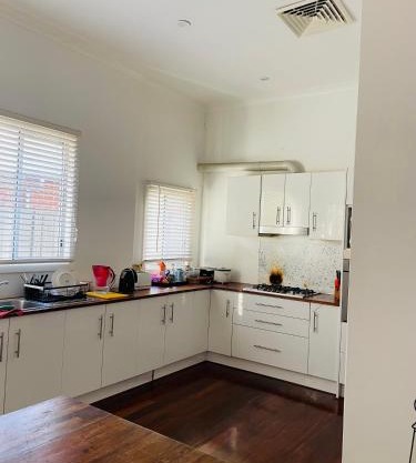 Cozy and Peaceful home surrounding by cafes and restaurants