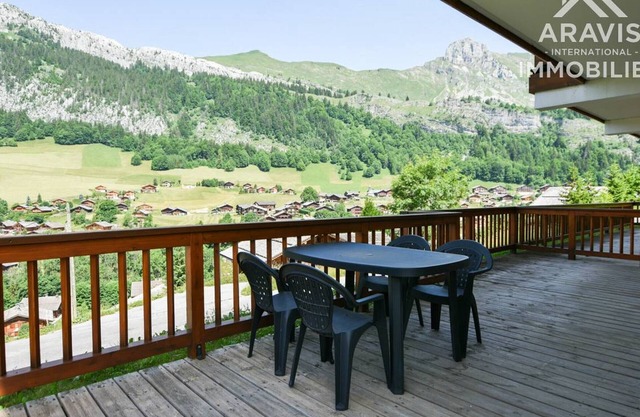 Cozy apartment 50m from slopes, 4 people, balcony, parking, linens included