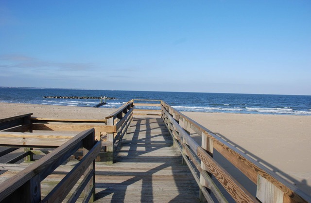 Cozy Bay View Oceanside 1 Bedroom Cottage by RedAwning