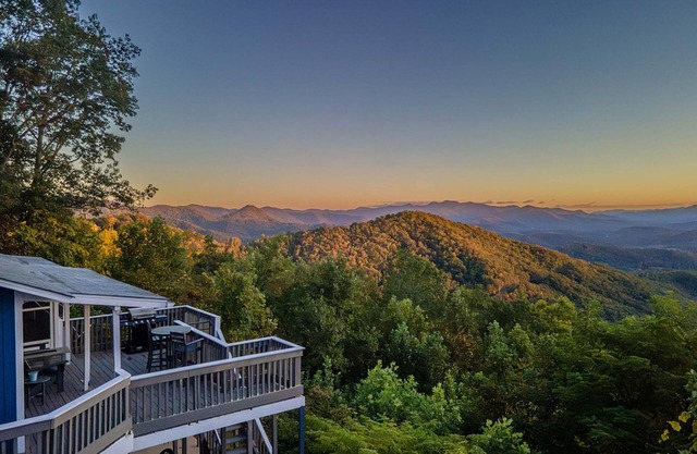 Cozy Cabin w/Wood-Burning Stove & a Million-Dollar View! No 4W Drive Needed!