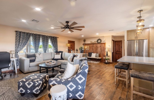 Cozy Cottage in the Desert in peaceful Sun City with AC, WiFi