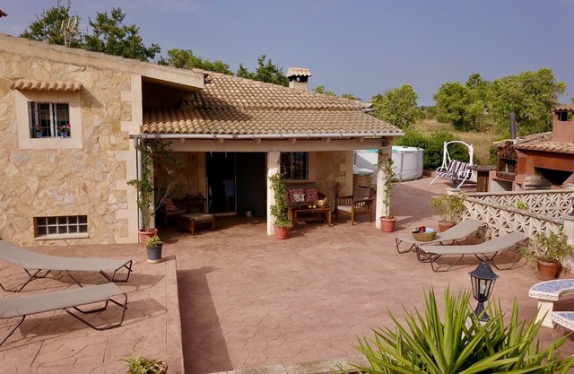 COZY HOUSE WITH CHARACTER MALLORQUÍN. CLOSE TO THE BEST BEACHES ON THE ISLAND!