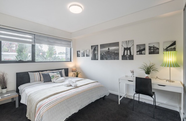 Cozy Kingbed Apt Study Homebush Sleeps 5