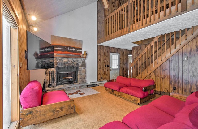 Cozy Lake Ariel Home w/Community Amenities!