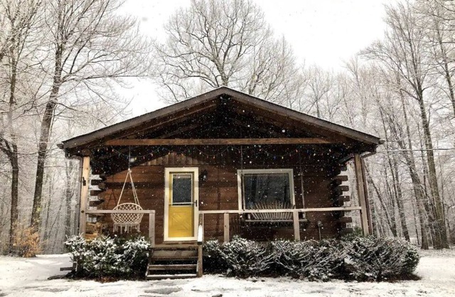 Cozy Log Cabin in the Catskill Mountains
