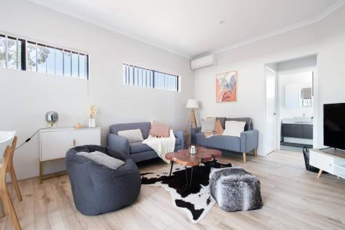 Cozy Lovely 2bdrm Walk To River
