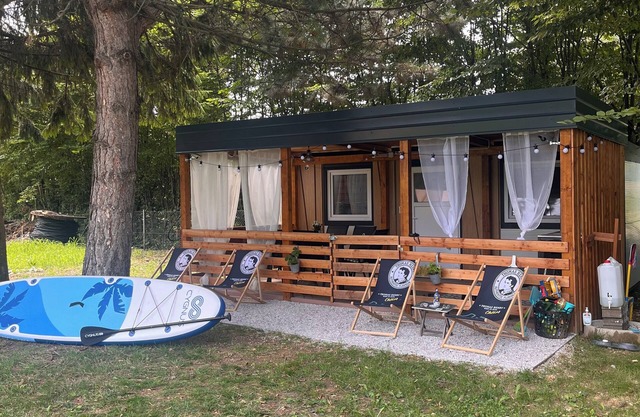 Cozy mini mobile home by the lake in Velenje - for families and pets