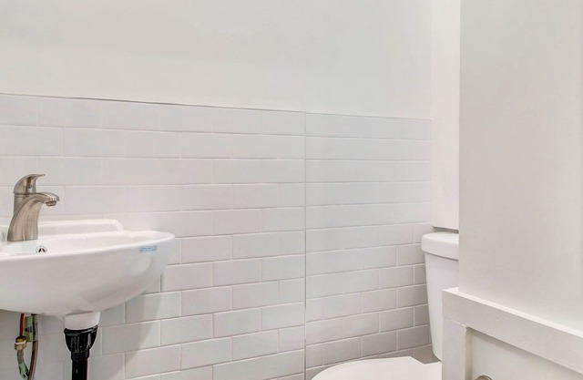 Cozy Modern 2bed/1.5bath in LowerEastSide