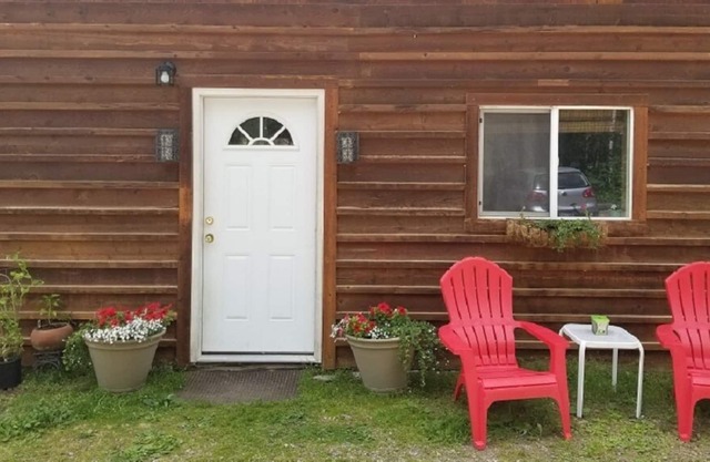 “Cozy Mountain Suites - #3 just 5 minutes from Glacier Park”