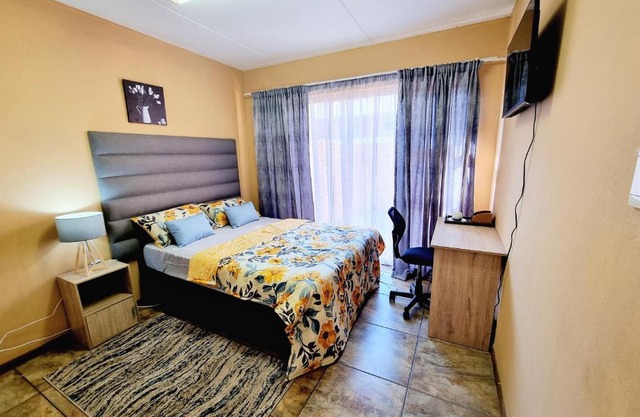 Cozy Room in Midrand - Shared Apartment