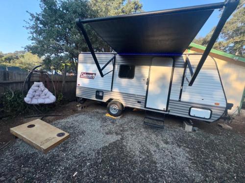 Cozy RV in Clearlake Private Gated Entry Free WiFi and Coffee Sleeps 4
