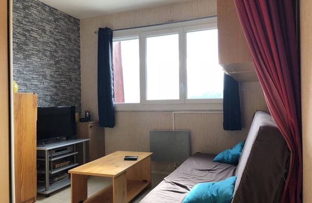 Cozy Studio for 6 Near Slopes with Free Parking & Ski Storage