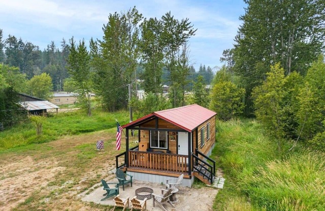 Cozy Tiny Home Glamping Experience