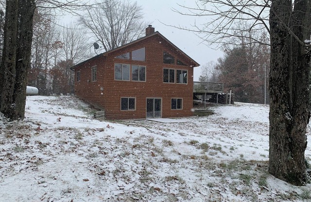 Cozy Winter Cabin Getaway on 80 Acres – Gather, Relax & Adventure Together
