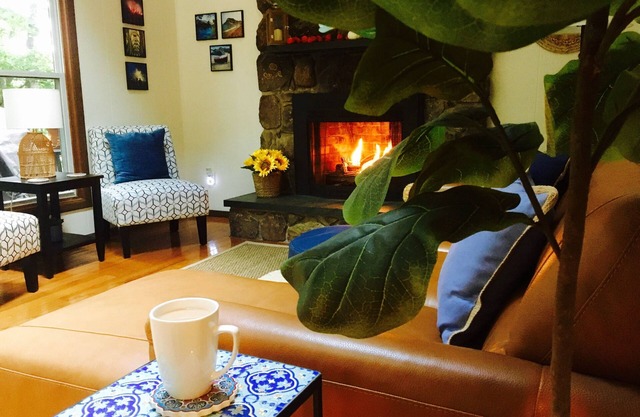 Cozyup@Catalan Caseta~Fall Foliage, Harvest Fest!