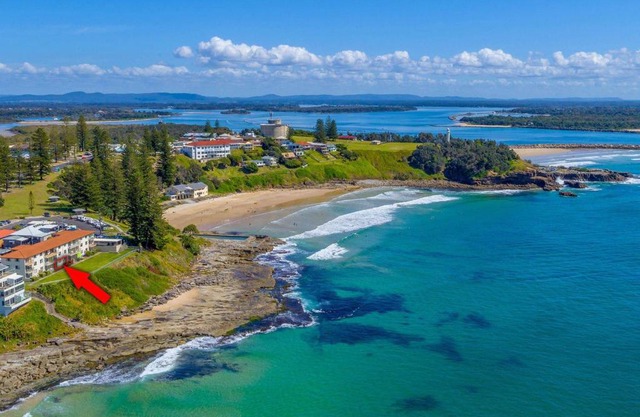 Craigmore On The Beach Unit 4 - ground floor with views