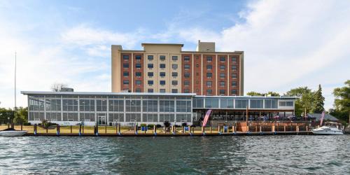 Niagara Riverside Resort Bw 