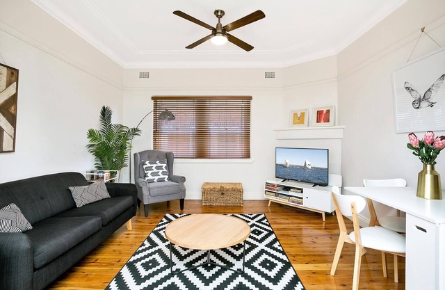 Crows Nest - HUNT1 - Huntington Street - Ground Floor 1BR Retreat with Garden Access Near Vibrant Crows Nest