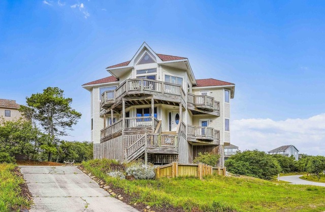 Crystal Sands - Unique 5 BR in Southern Duck with Community Amenities