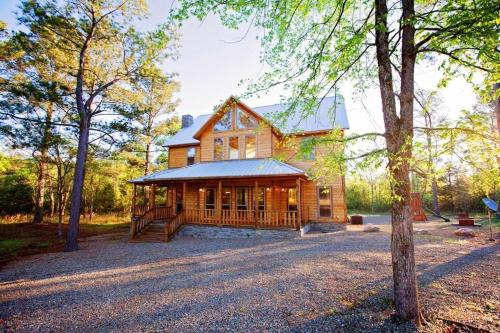 Cul-de-sac Cabin - Pool Table-Hot tub-Pet Friendly