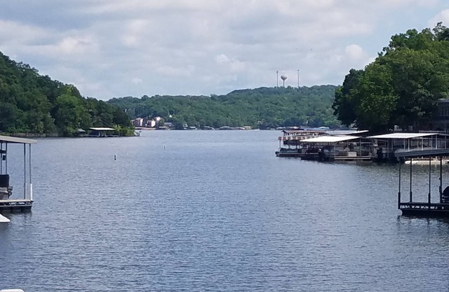 Cute family/couples cabin with trailer parking and use of our dock in calm cove