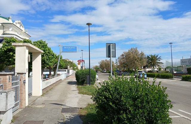 CV008 - Cervia, renovated three-room apartment on the seafront
