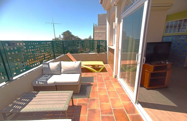 D-3 Apartment with terrace and partial sea view