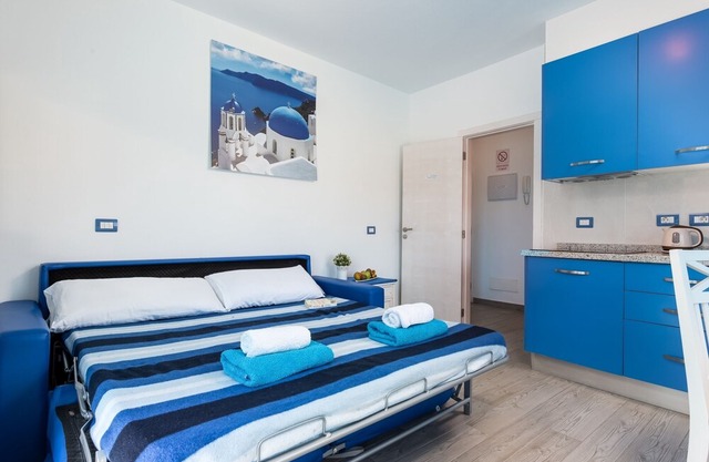 D4 Authentic Guest House Room with kitchenette