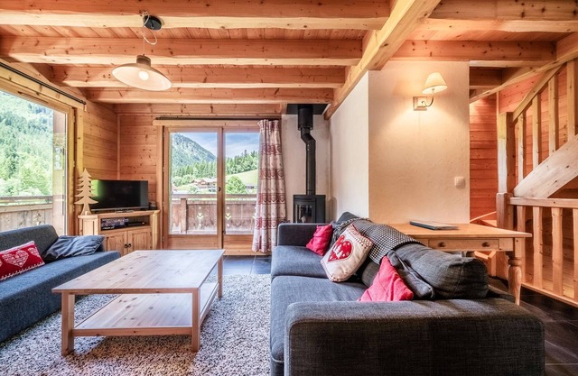 Dalle Cachee: Typical and charming chalet 4 bedroom/2 bathroom