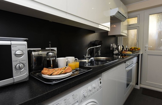 Dartside 4 - Two Bedroom Apartment, Sleeps 5