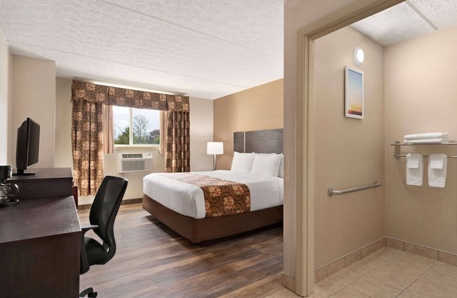 Days Inn by Wyndham Airport/Maine Mall
