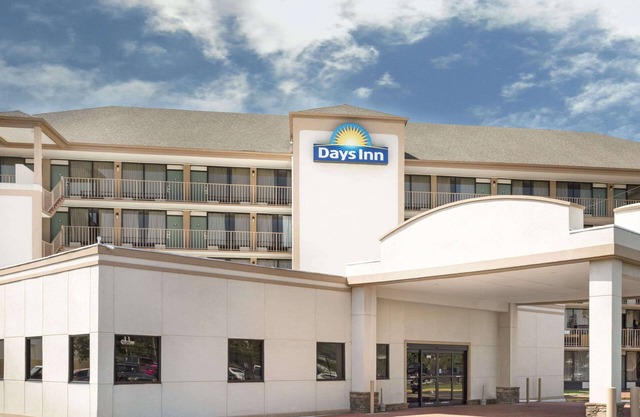 Days Inn by Wyndham Columbus-North Fort Moore