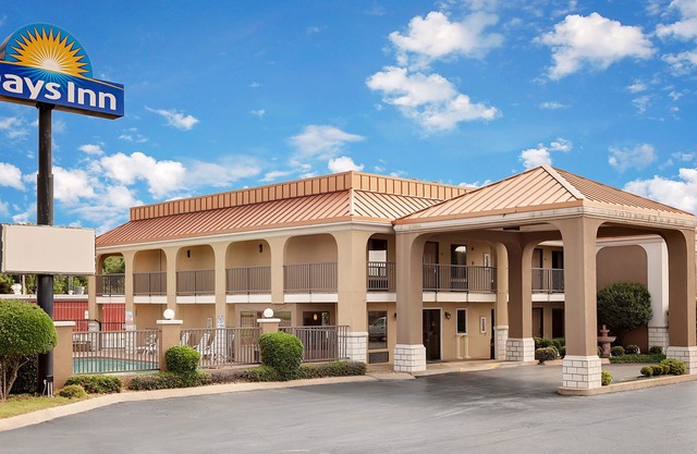Days Inn by Wyndham Dumas