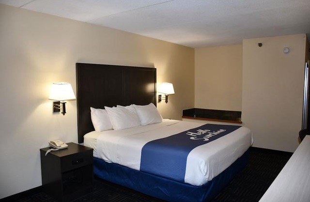 Days Inn by Wyndham Mounds View Twin Cities North