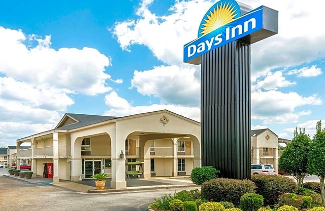 Days Inn by Wyndham Shorter