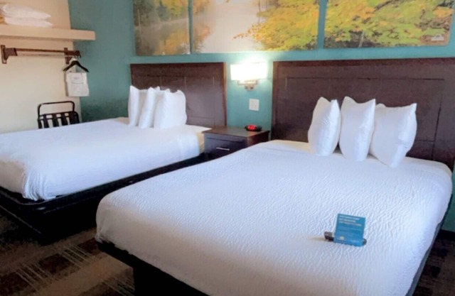 Days Inn & Suites by Wyndham Springfield on I-44