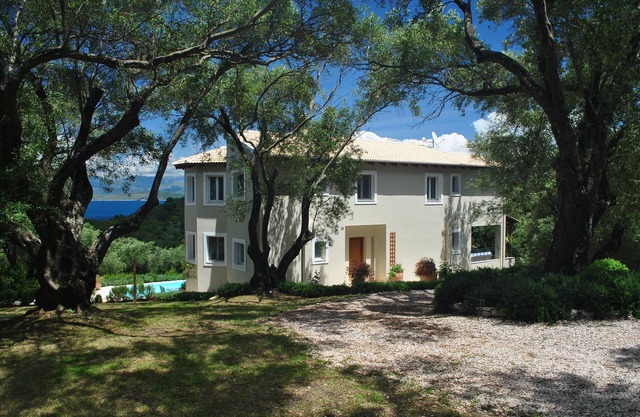 Delightful Secluded Villa Above Avlaki. Fabulous Views, Private Pool, A/C Wi-fi