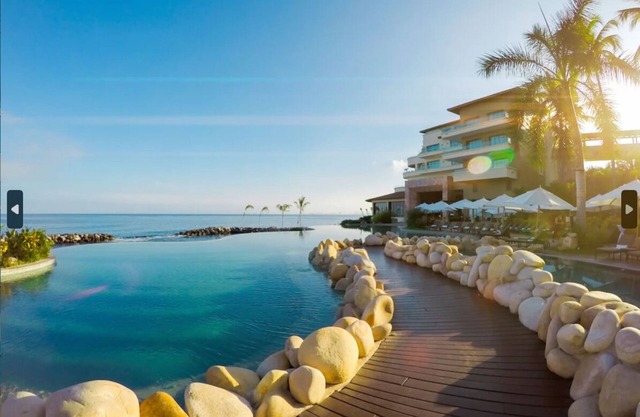 Deluxe Oceanfront Studio Suite