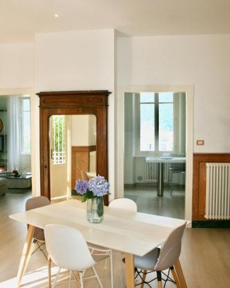 Deluxe top floor apartment in Villa Marina