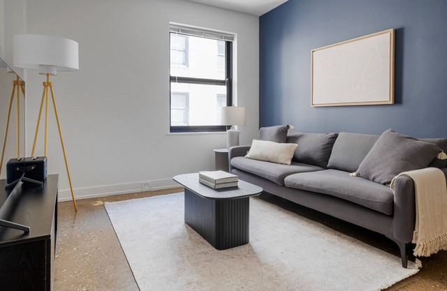 Deluxe Uptown 1BR w/ Gym, Pool & Rooftop, nr Red Line, by Blueground